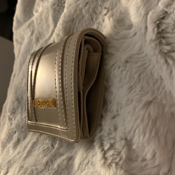 Brand new LOVE MOSCHINO bifold cream wallet - Picture 5 of 12